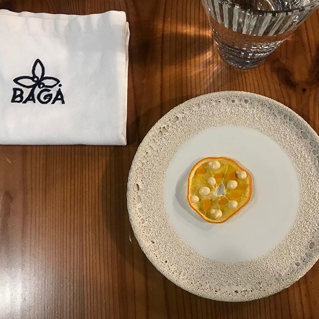 tenemosqueir's tweet photo. Hoy hemos estado en @bagajaen, que este año ha conseguido su primera estrella michelin (la única en Jaén!). Nos ha encantado☺️ como no podía ser de otra manera hemos tomado AOVE en todos sus formatos 😋 https://t.co/h0qWPugaHL https://t.co/1na3w2SBed