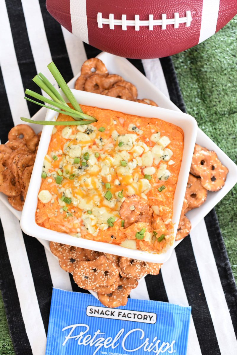 FunSquaredBlog's tweet image. #AD This game day buffalo dip served with @PretzelCrisps is a must have on your next game day! Super yummy and super simple! fun-squared.com/buffalo-dip/