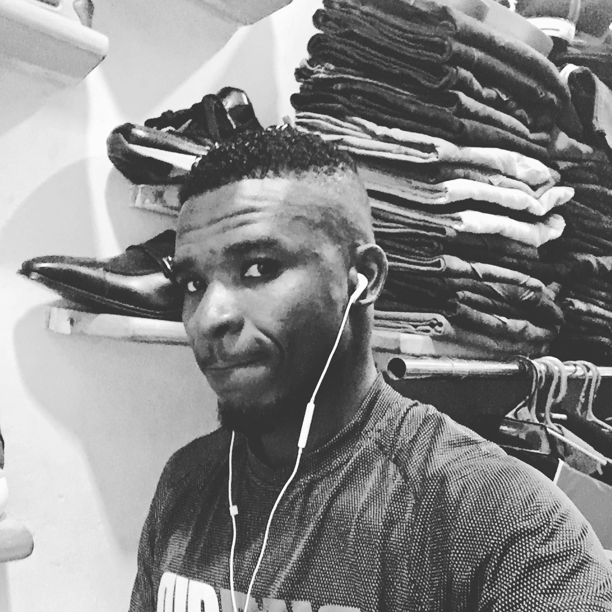 EnochYoungMMMC's tweet photo. 👕👖👟👌💯
📞 +233-209112141 +233-556944611 https://t.co/0pcoAz7iKU
