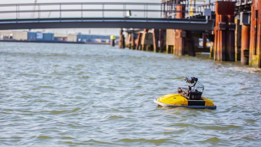 AquaSmartXL's tweet photo. "Blue Anchor Digital" have you seen our latest video? https://t.co/VjcJJFYFo2 Thank you for your interest in AquaSmartXL, together we'll make ports around the world safer, cleaner and more efficient. https://t.co/KuEN8X1kcX