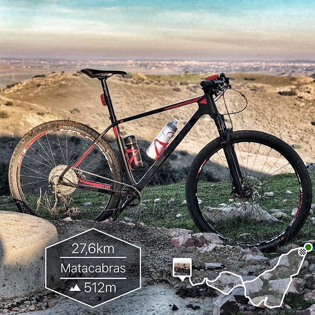 z0r3f's tweet photo. Matacabras 🚵🏻♂️
-
Corta y explosiva, como nos gusta!!! 💪🏻😎
-
#power #happy #climb #workout #bike #mtb #cycling #offroad #mmrbikes #btt #garmin #ciudadreal #hunter #lessismore #tubeless #ovalchainring #singlechainring #shimanobrakes #oneobsession #tw https://t.co/uFkPILOU6O https://t.co/CSWv13veYR