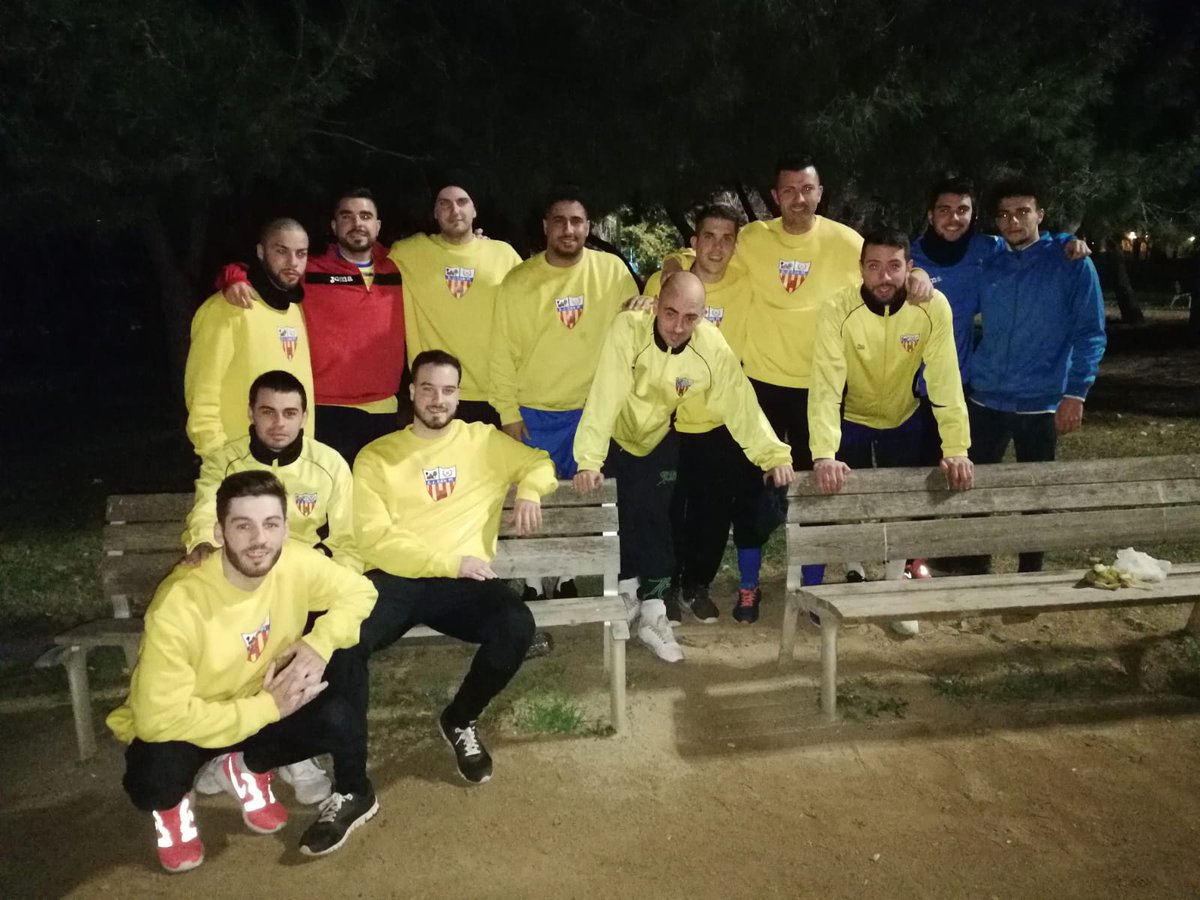 Dani64736800's tweet photo. Para el ej can Pi el campo está cerrado mentira!equipos de otros clubs entrenando en el campo seguimos!!aunque a muchos les fastidie i seguiremos i creceremos como club i salvaremos la categoría  amunt can pi!! https://t.co/dWFEM1iy4F