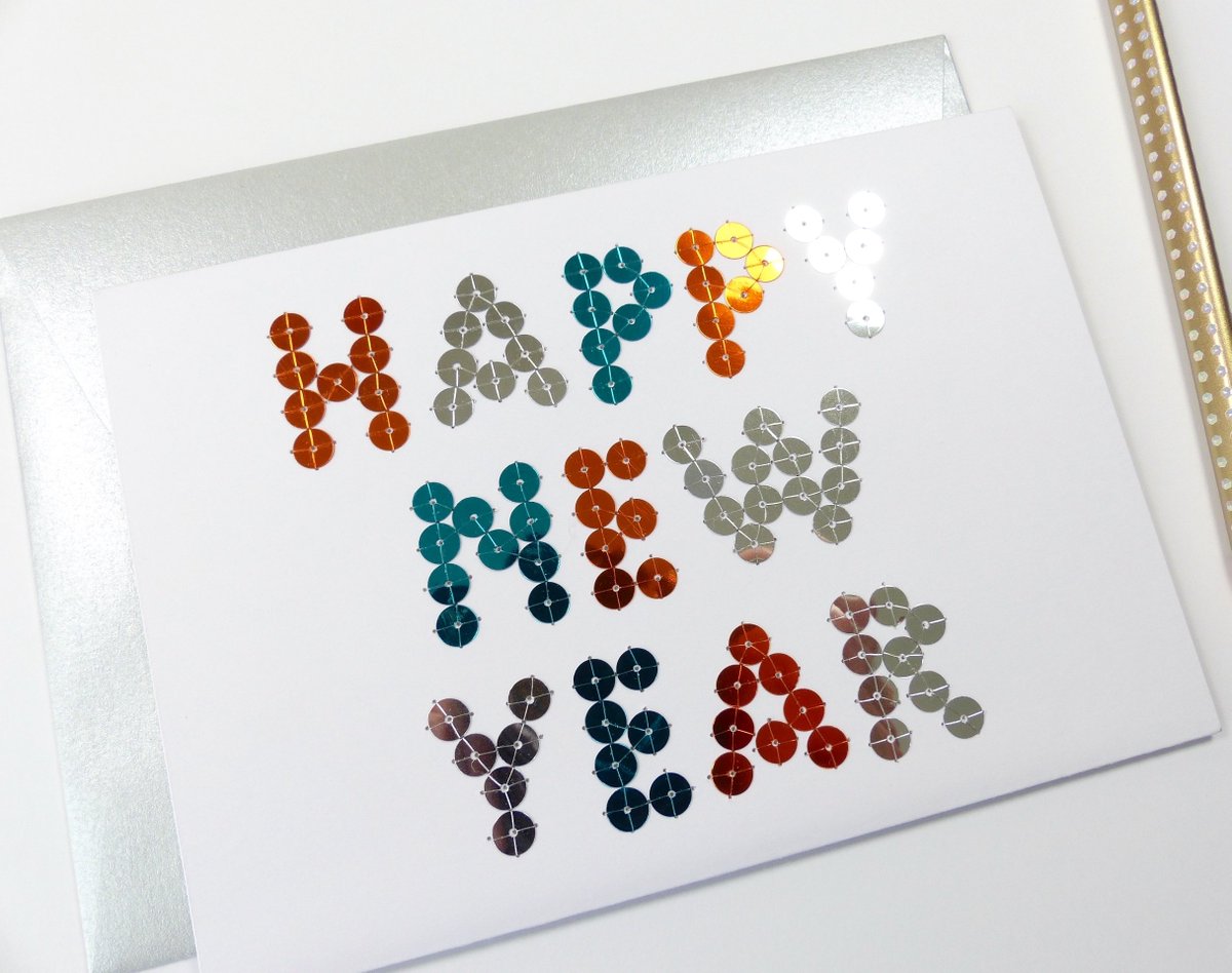 lesfilsrouges's tweet photo. ✨Merci à tous pour cette belle année 2018 !
Je vous souhaite une très bonne année 2019 !
#Merci #DesignTextileEtArtisanatdArt #BroderieArtisanale #DesignGraphique #FilsEtPapier #HandMadeInFrance #MadeInLoireValley #LesFilsRouges https://t.co/g4Iugjc0SE