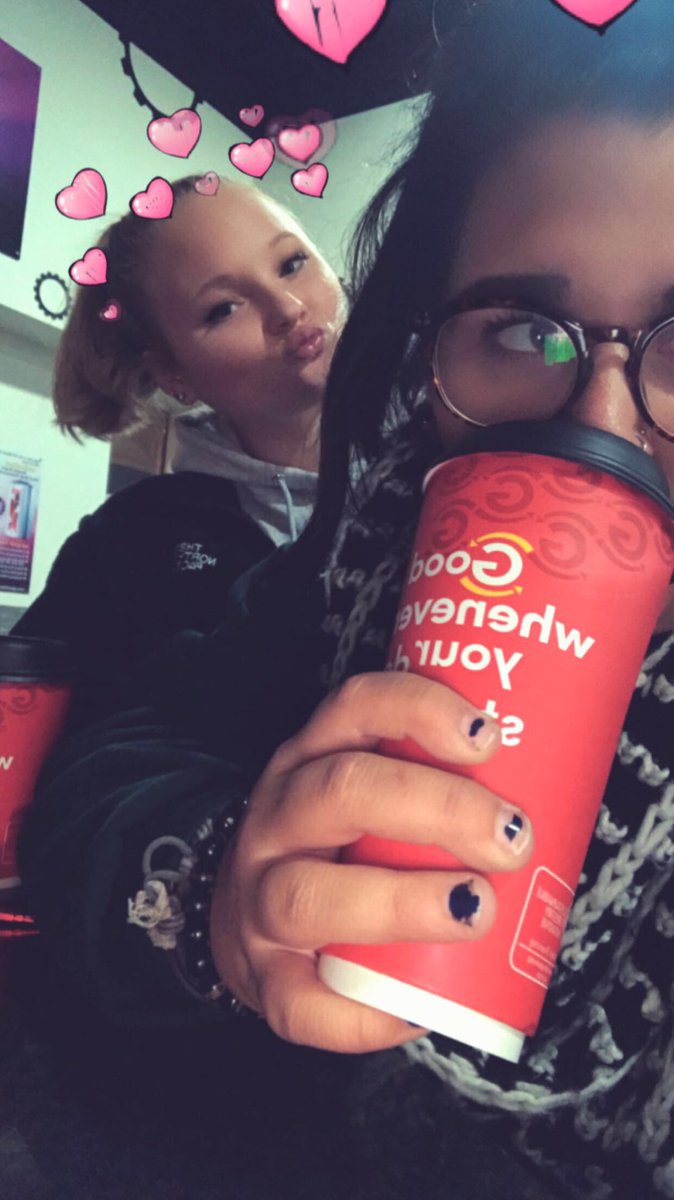 vegetariantrash's tweet photo. HAPPY BIRTHDAY ILY AND HOPE UR DAY IS FANTASTIC U DESERVE THE BEST 💓🎉 https://t.co/yxM4bc3Pj0