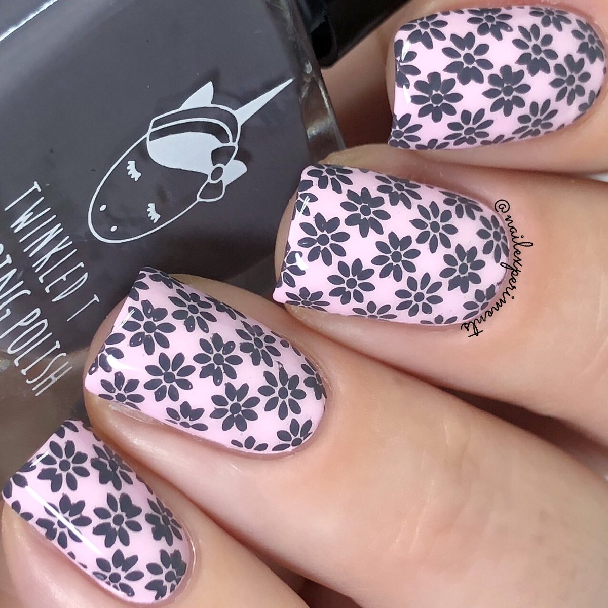🌸🌸🌸
⠀⠀⠀⠀⠀⠀⠀⠀⠀
<a href="/GirlyBitsPolish/">Girly Bits Cosmetics</a> Hearts in Bloom
<a href="/TwinkledT/">Twinkled T</a> Smokey Stamping Polish, Lace Liquid Latex, Floral TT01 Stamping Plate and the Stainless Steel Clear Stamper
<a href="/SecheNails/">Seche</a> Top Coat