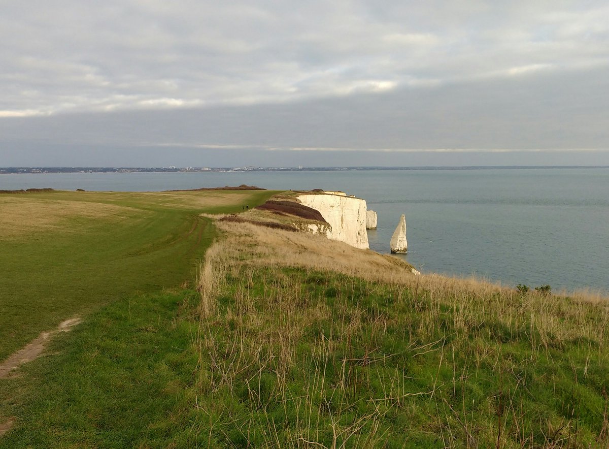 BethFootForward's tweet photo. Just a short walk from Studland to Swanage today, following the #SouthWestCoastPath and part of the #PurbeckWay along #BallardDown. Passed Old Harry Rocks. 1000s of years ago these were linked to The Needles, IOW.

#RNLI
#LowlandRescue
#CharityCoastalWalk https://t.co/5wYIJQYz43