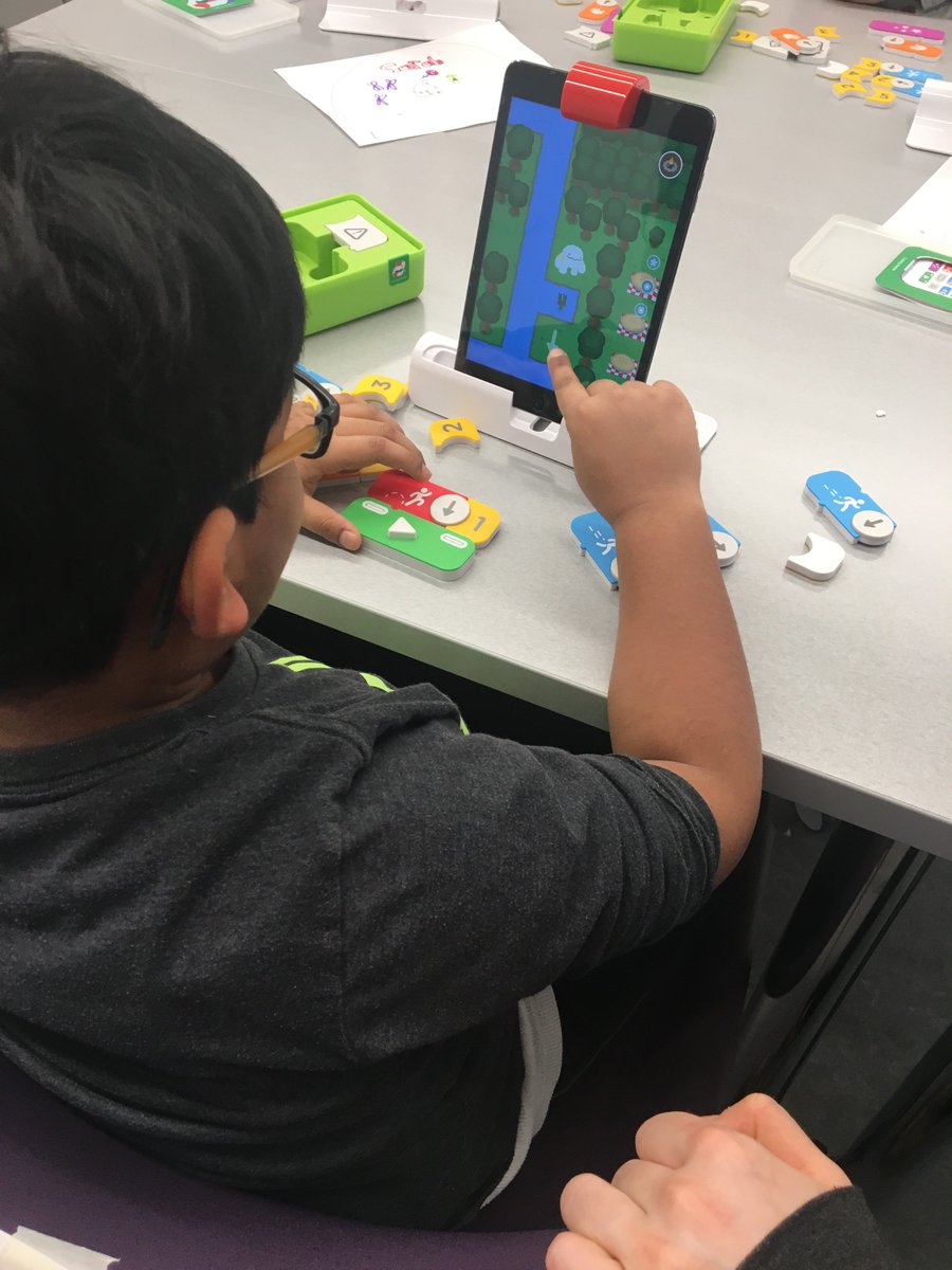 UWEngOutreach's tweet photo. Welcome back! We hope everyone had an amazing holiday break. We're already getting busy with winter camps happening today and tomorrow. Here's a glimpse of what our campers have been up to! #ESQKids #UWaterloo #WaterlooEng #UWaterlooSci #science #KWAwesome #STEM https://t.co/OYgXbnRRWp