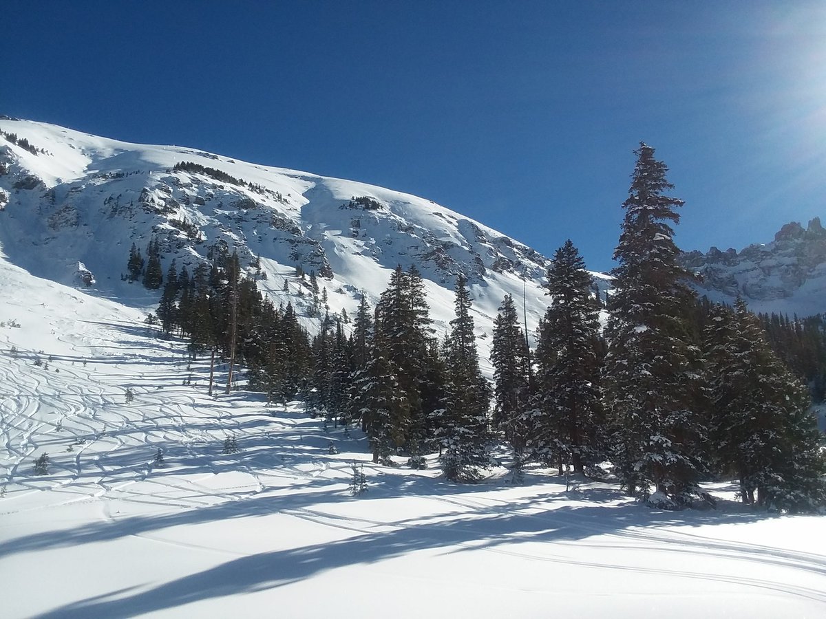 Jevtich1's tweet photo. #solarSoLaR @k2skis #marksman #NewYearsResolutions #goldhillOne @Telluride @YvonneBatal @wind4me @LaurenCBS4 @Matt_Kroschel @weathercaster @chris_tomer @Colorado https://t.co/uvHt6FcOvn
