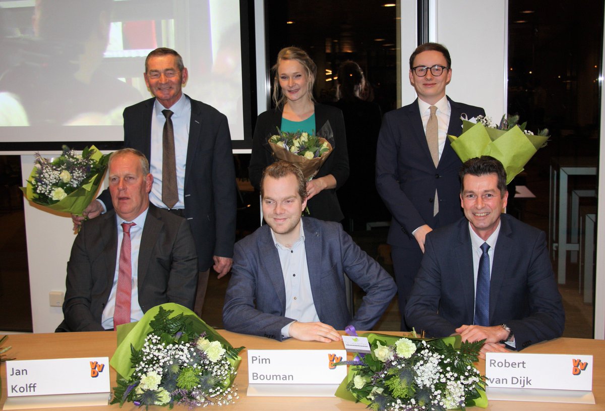 Gisteren is onze nieuwe fractie officieel geïnstalleerd. Deze doeners barsten van de energie om aan de slag te gaan om van de nieuwe <a href="/gemeentealtena/">Gemeente Altena</a> een nog mooiere gemeente te maken. VVD Altena heeft 3 raadsleden en 3 burgerleden die zich de komende jaren voor u gaan inzetten!