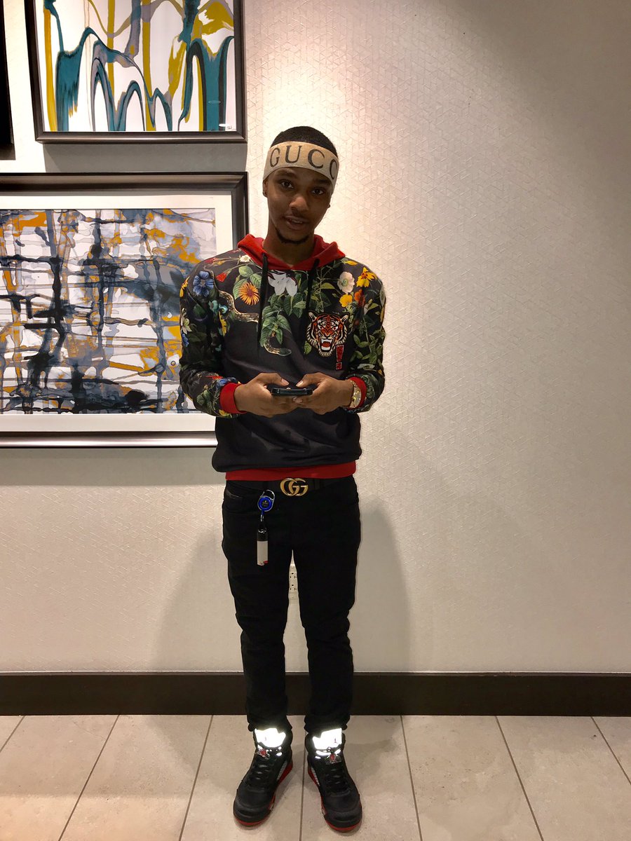 Shelovemarib's tweet photo. I’m in designer young bossed up nigga they stole the drip cause I’m sauced up nigga!#GucciDrip🦁💦🤑 https://t.co/Sqmbq0j24k