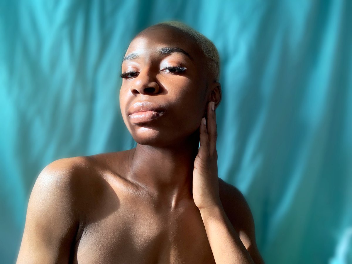 supernaira's tweet photo. i think there’s something in the water #ShotOniPhoneXSMax https://t.co/4v1CxUhQv5