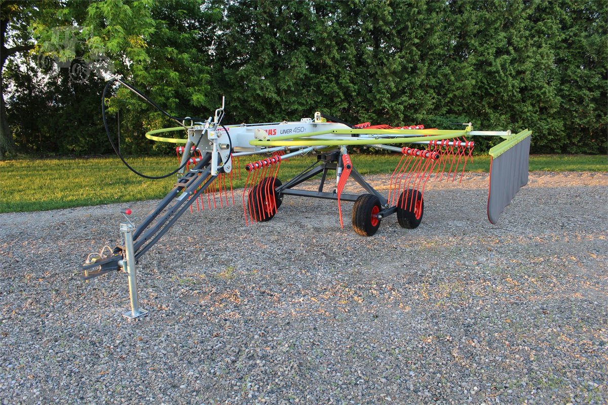 SunovaImplement's tweet photo. Wishing you all a Happy, Healthy and Prosperous 2019. To start off the New Year we are offering 0% for 36 months (no trades) on all in-stock hay tools! Liner 800 twin rotor rake, Liner 450 single rotor rake and Disco 4000 Contour mower! https://t.co/3oeD0fd2KF