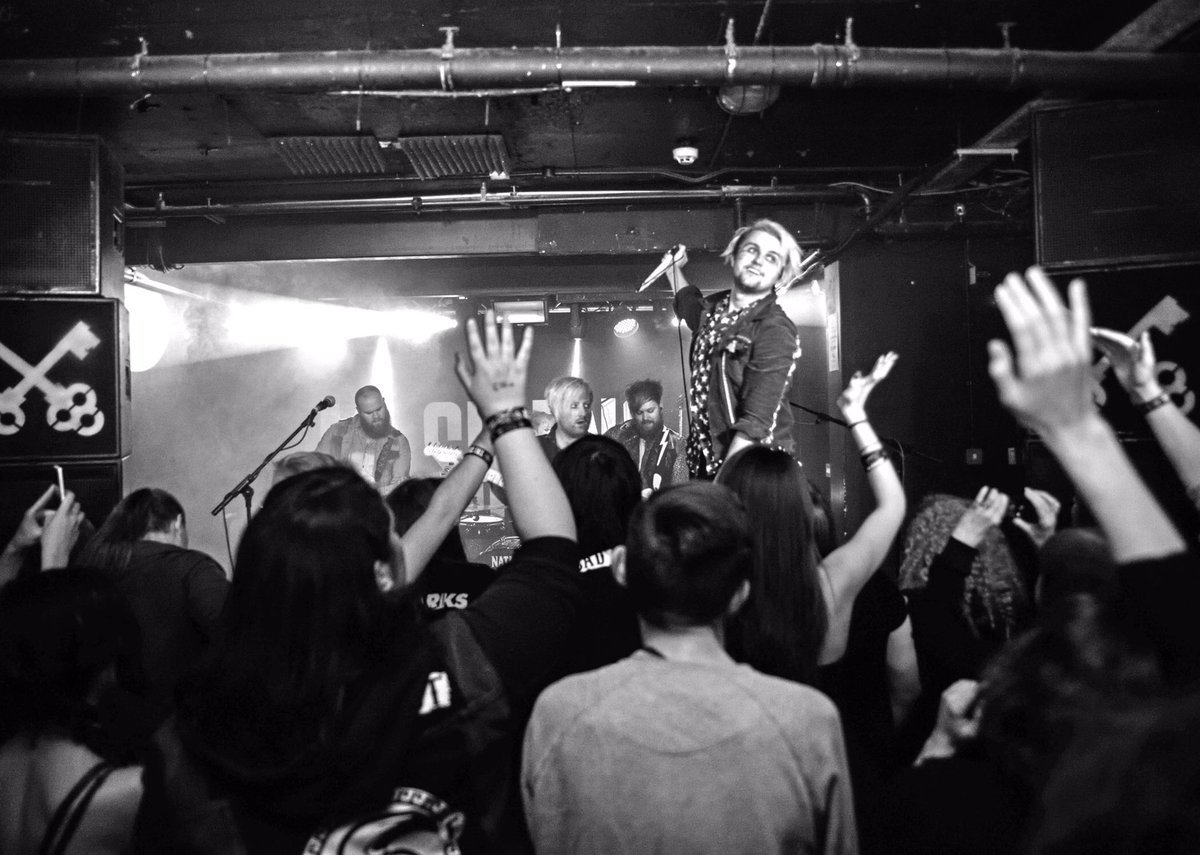 AS SIRENS FALL tweet media