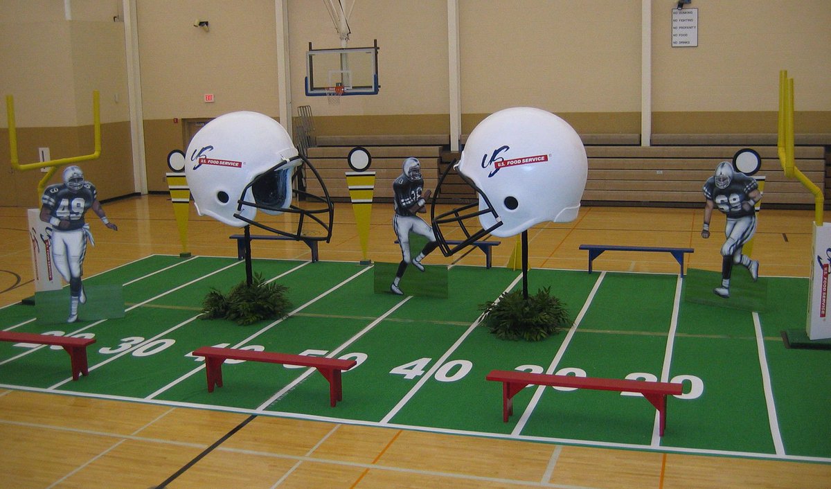 MCP_ATL's tweet photo. The "Big Game" is almost here folks. Make the 3rd February top of your bucket list with a giant helmet or your very own football field! Celebrate  in style with  a corporate or private party, a 70" TV and these magnificent football props by Monte Carlo Productions. https://t.co/KsUCEp8heA