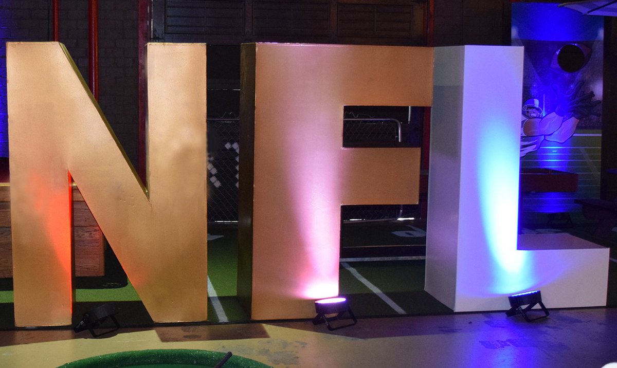 The "Big Game" is almost here folks. Make the 3rd February top of your bucket list with a giant helmet or your very own football field! Celebrate  in style with  a corporate or private party, a 70" TV and these magnificent football props by Monte Carlo Productions.