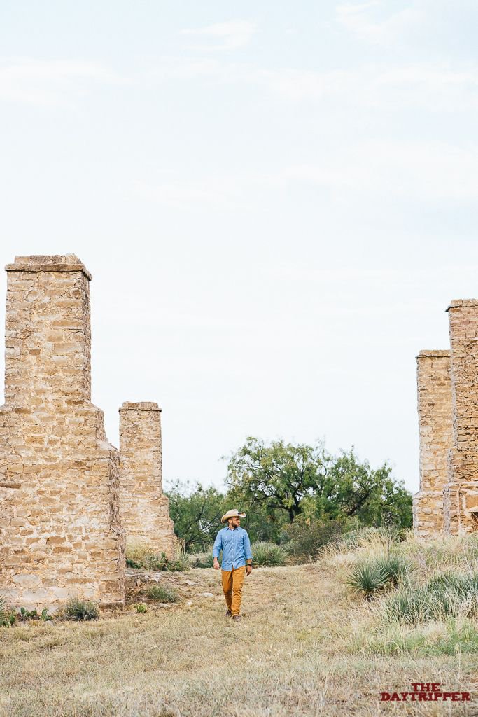 ChetTripper's tweet photo. Get lost in Texas and you never know what you'll find. Like this -- the ruins of an old Wild West Fort occupied by U.S. soldiers during the westward expansion into unsettled parts of Texas. #FortPhantomHill @AbileneCVB #VisitAbilene https://t.co/dftmKJAP9Q