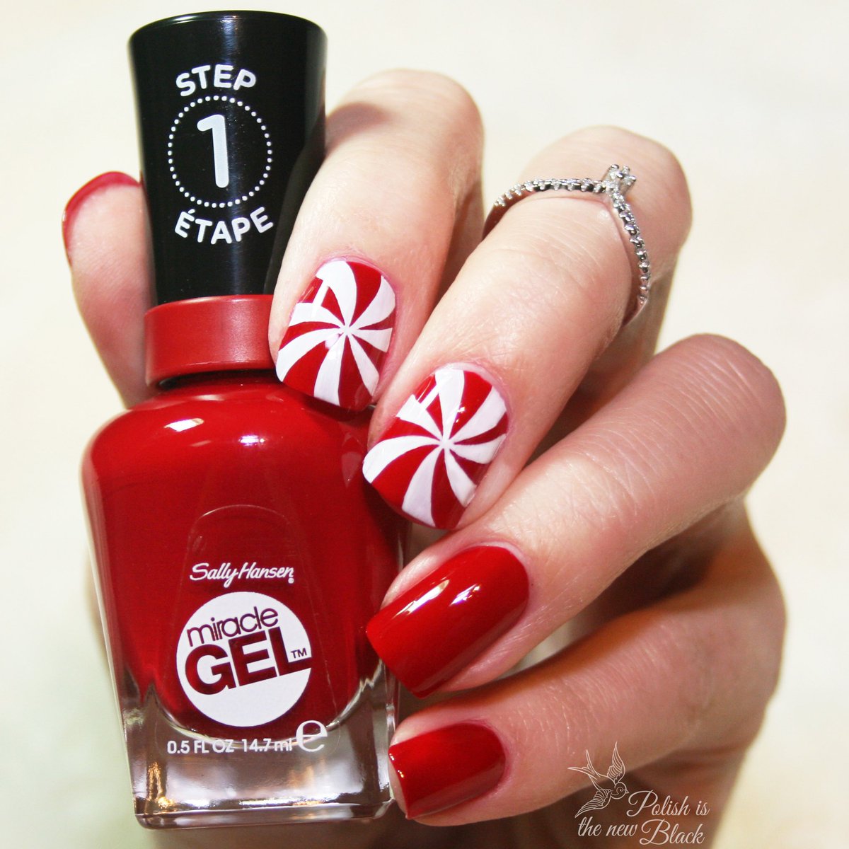 polishisthenb's tweet image. Candy Swirl Nails 
bit.ly/2s8wigP #notd #nailart #nailblog #nailblogger #christmasnails