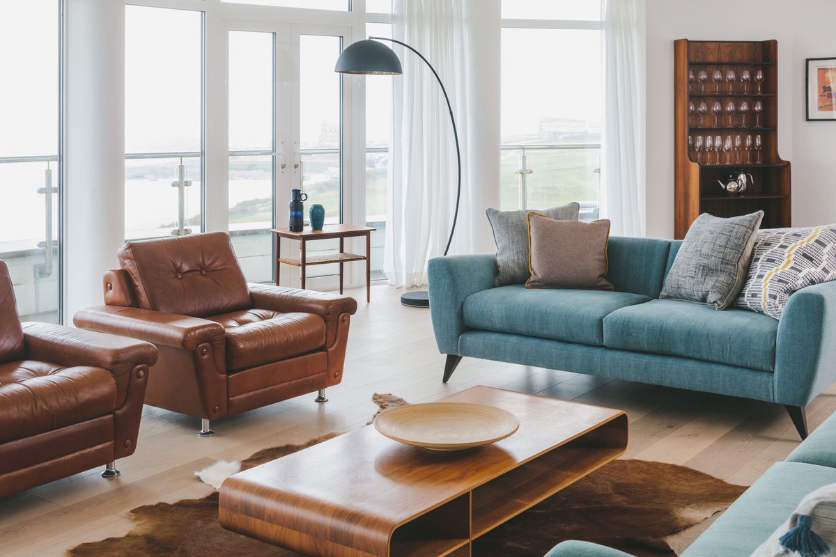 coolplacesuk's tweet photo. Beat the #JanuaryBlues by booking a stay at the magnificent Pentire Penthouse. If you book a break before 29 March you can save 20%! It's sophisticated, thoughtfully designed &amp; ideal for groups who fancy a spot of designer luxury! @TregullandLife

https://t.co/RZVq2nlxjV https://t.co/vEix16RiBB