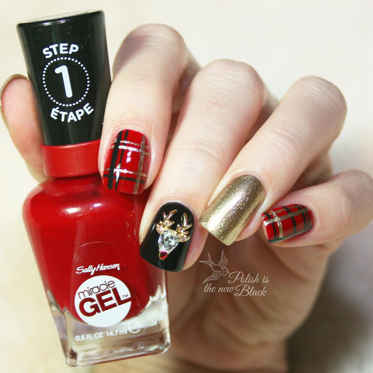 polishisthenb's tweet photo. Rudolph Plaid Nails using @sallyhansenuk https://t.co/jDCMJkJtJZ #notd #rudolph #nailart https://t.co/XNVXwSARbF