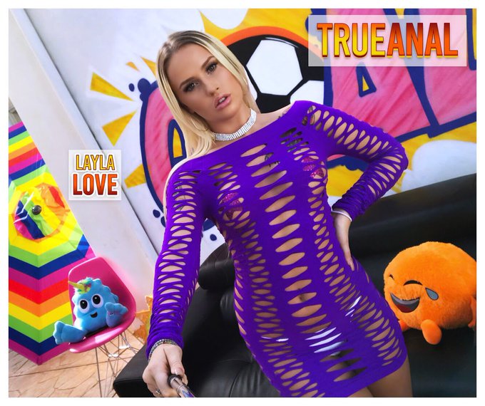 3 pic. ITS HERE! Thank you @TrueAnal for the amazing first anal experience couldn’t have been any better