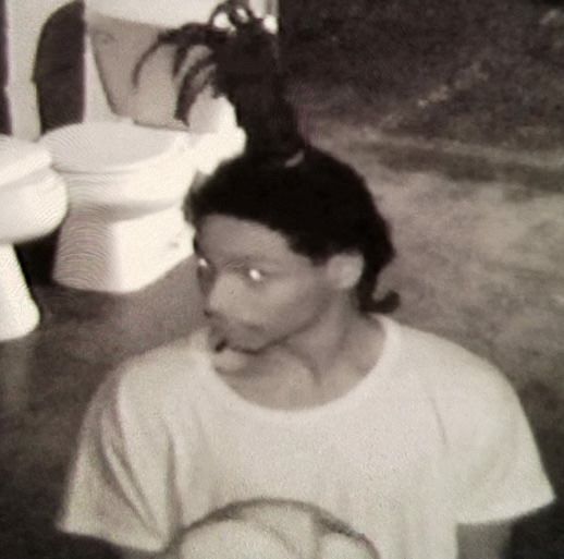 eccsTIPS's tweet photo. FWB Police trying to ID two men that entered a home on Hunter Place and robbed residents at gunpoint on 12/31/2018. Anyone with info can contact @eccsTIPS anonymously at 850-863-TIPS, https://t.co/DL0n7osgk0, or by using the P3 Tips Mobile application. #canyouID #cashfortips 👤💰 https://t.co/YgrucbyJ7z