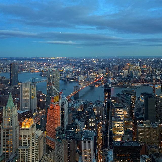 peternasonov's tweet photo. #Twilight is falling over #NewYork
#manhattan #brooklyn #brooklynbridge #manhattanbridge #skyline #cityview #skyscrapers #magicaltime #view #inspiration https://t.co/30WDTeduCc https://t.co/9ROb2t8LxI