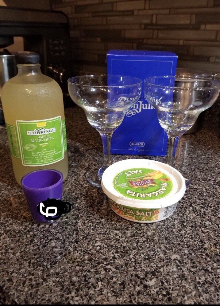 352Cocktails's tweet photo. Thursday Nights are officially Margarita Night in my house!! My husband is giving it a try this evening! Wish him luck! #DiageoRep #DonJulio #HomeMadeCocktails https://t.co/TZVYMlwU7L