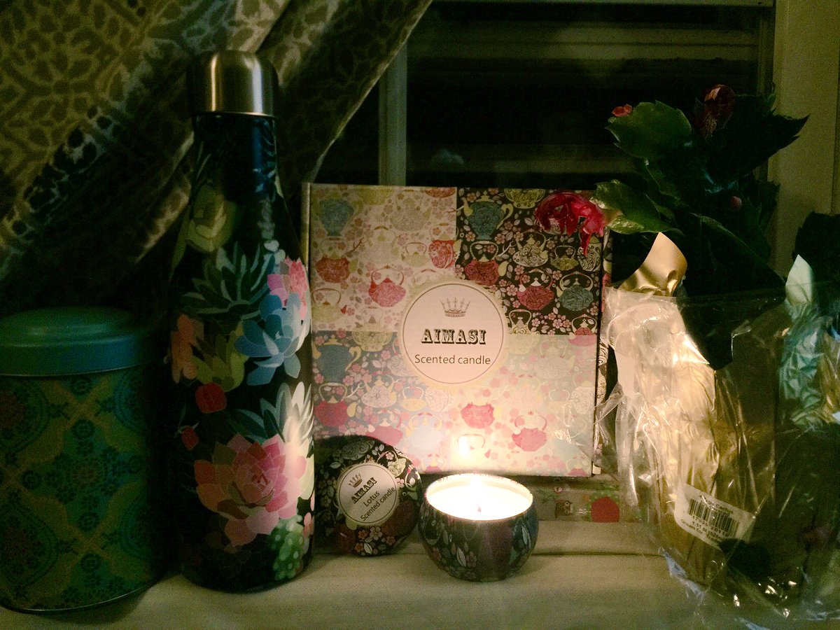 districtdee's tweet photo. 🎇#NYR: Four~ Drink #tea daily🍵🍂🕯Five~ Bring #Light into every space🎆🌺💇🏻Six~ Fix your #hair! 🚿🍌#NewYear2019💦🌷💅✍🏊 https://t.co/Wz59K7Ovpw