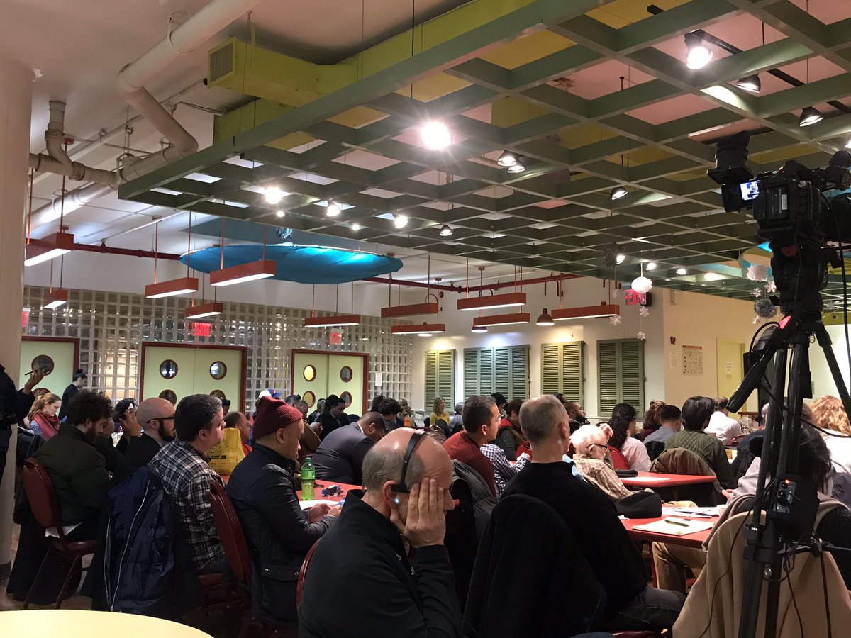 Marni4Change's tweet photo. #COMMUNITYBOARD2 IS INTENTIONALLY DELAYING PUBLIC FROM COMMENTING ON #AMAZON DEAL ! I spoke to @JimmyVanBramer aide who said, “I agree but nothing we can do.” #CB2 SQUASHES DISSENT! @CommunityBoard2 @QueensTribune @QueensChronicle @ny1 #JimmyVanBramer @AOC @nytimes #mikeGianaris https://t.co/ocatz0w4ev