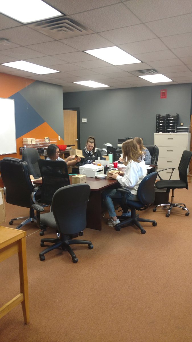 Teamwork makes the dream work #studentworkers <a href="/MUAdmission/">Midland Admissions</a> back from break