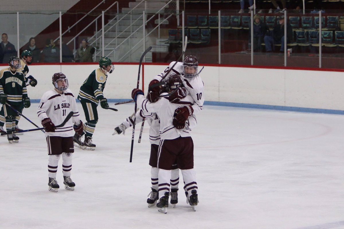 LSABeehive's tweet image. HUGE PUCK GAME TOMORROW AGAINST HENDI @Smithfield @7 BE THERE AND GET ROWDY