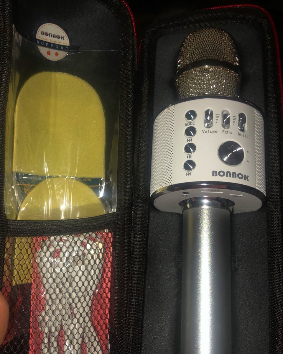 JessalynAleece's tweet photo. So excited to use a wireless mic in my classroom. #TeacherGadgets #YayLearning https://t.co/EzKENtbWHX