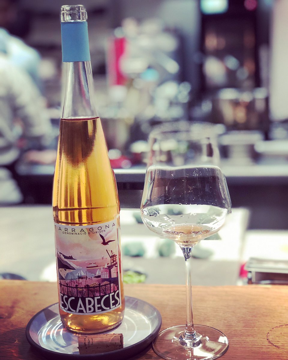 VctorAmado's tweet photo. Un rosat diferent... la recuperació de la cartoixa vermella a Gaià, sota la direcció de l’Oriol Pérez de Tudela i el Rene Barbier... una maravella que em disfrutat a #XavierPellicer
#escabeces #vi #rosewine #rosat #winelovers #oriolperezdetudela #cartoixavermell #CalidoscopiVins https://t.co/gBQeWFAp1x