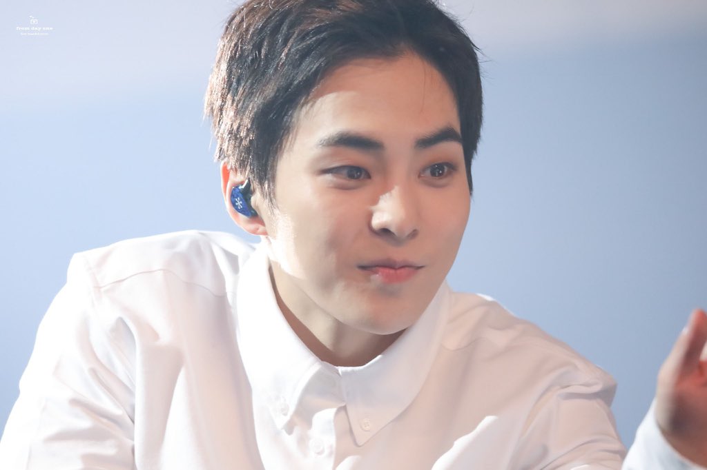 XIUMIN_JB's tweet photo. это взгляд , который наполнен любовью, счастьем и благодарностью 

так он смотрит на нас - на эри 🤧❤️ https://t.co/eblLV5RfeI