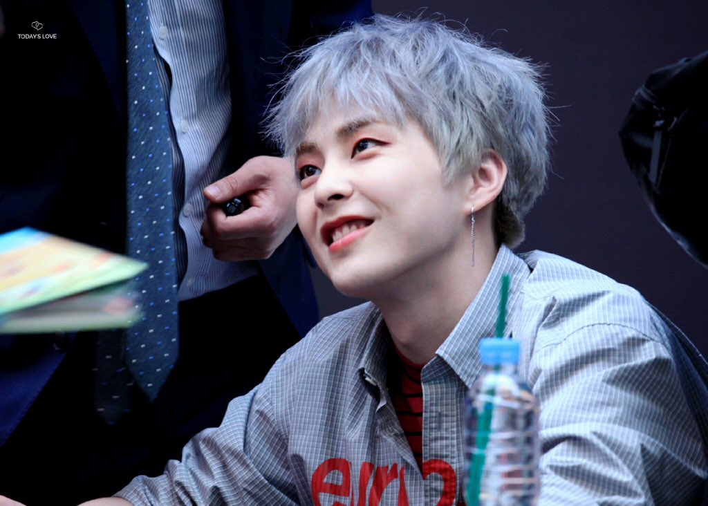 XIUMIN_JB's tweet photo. я столько раз мечтала побывать на встрече с фанатами , чтобы хоть раз , на один миг от так на меня посмотрел 🤧💔 https://t.co/bpEww2lPld