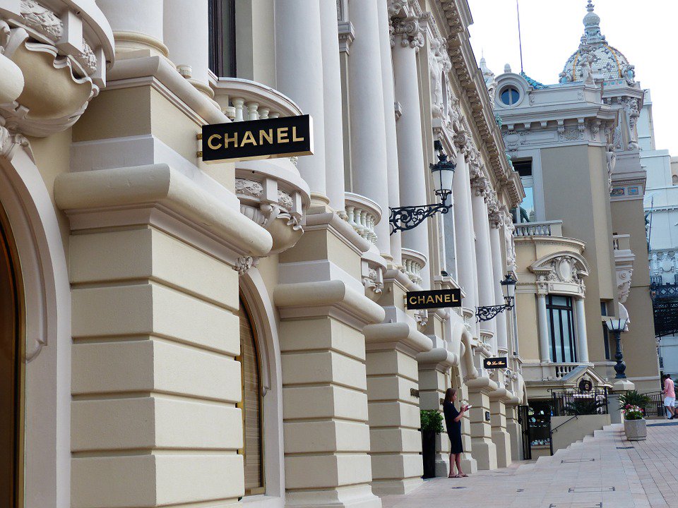 goodnessmaguk's tweet photo. "Chanel’s powerhouse is an indisputable megalopolis – one which unifies haute couture, fragrance, and luxury make-up with a uniquely Parisian adhesive"

Read our new post on Goodness: 'The Price Of Beauty' by Eleanor Read 

https://t.co/wp7Fyk8yIq https://t.co/FVCOpB82VH