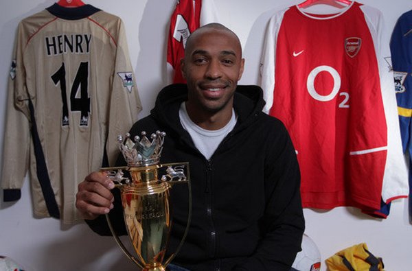 ThrowbackAFC's tweet photo. Arsenal's 2003/04 team remains the only Premier League side to complete a whole season without losing a single game #Invincibles https://t.co/Al7PInPkry