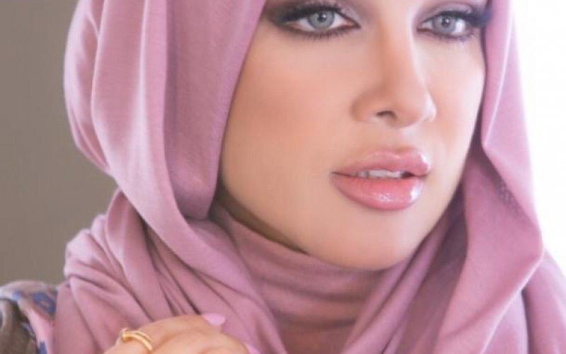 الفاشينيتا “جمال النجادة” : أنا الكويتية الوحيدة من مشاهير السوشيال ميديا كويتية “بطن” و “ظهر” والباقي أنسابهم مخلطة !