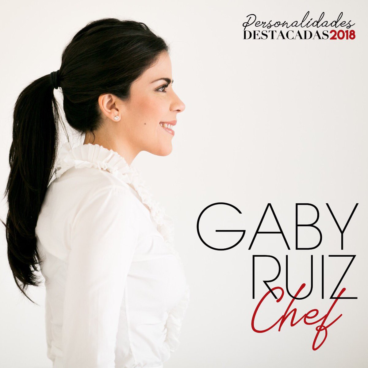 GABY RUIZ 〰️ Chef. 
A un año de abrir su cuarto restaurante y el primero en la CDMX “Carmela y Sal” fue galardonada por Food and Travel MX como el mejor Restaurante Nuevo de México📍Ya a la VENTA edición digital ISSUU. 👉 goo.gl/ujo8xp

📸 Laura de la Torre