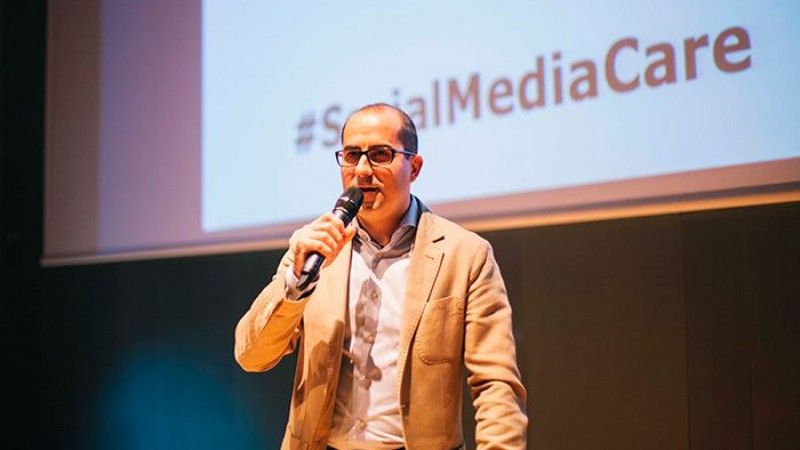 Hablar en público, clave para tu marca personal bit.ly/2B0K6kF con <a href="/falcaide/">Francisco Alcaide</a> vía <a href="/DivertiaSmileCo/">Divertia Smile</a> #oratoria #MarcaPersonal