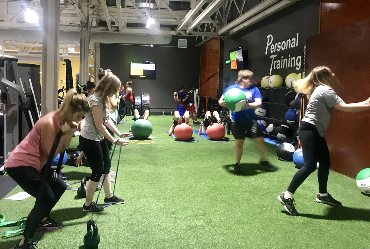 mActivityNH's tweet photo. Starting the year off on the right (and left) foot -- with a strong foundation on the turf, that is. #mActivity #groupfitness https://t.co/Nj4hqdPVm5