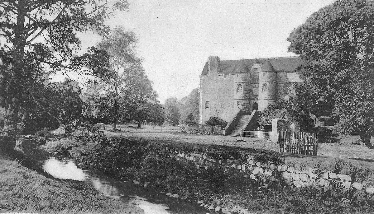 tourscotland's tweet photo. Old Tour #Scotland Ancestry Travel visit Genealogy Scottish Family History Genealogy Blog photo and story of #Rowallan #Castle, located North of #Kilmarnock, #Ayrshire Birthplace of Elizabeth Muir, first wife of the High Steward, later King Robert II https://t.co/RmjTSZOky0 https://t.co/6Pluv6AUij