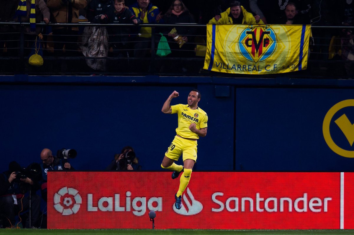 Cazorla
“Lo que tú le das a la vida..la vida te lo devuelve”

“Lo que tú le das al fútbol..el fútbol te lo devuelve”

Operaciones, Injertos, recaídas, horas , semanas, meses..
..sólo él sabe lo que le dió a la vida por el fútbol...

..El fútbol y la vida..se lo empieza a devolver