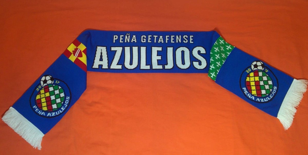 PenaAzulejos's tweet photo. Año nuevo, bufanda nueva.

Calentitas para el duro invierno del Coliseum y más suaves que la barba de Bordalás.

No querríamos estrenarla sin vosotros
‼️Sorteamos una bufanda para todo el que nos siga y RT este mensaje hasta la noche de Reyes. 

Regalo🔝 Adelante azulones! https://t.co/VhzIyVtObO