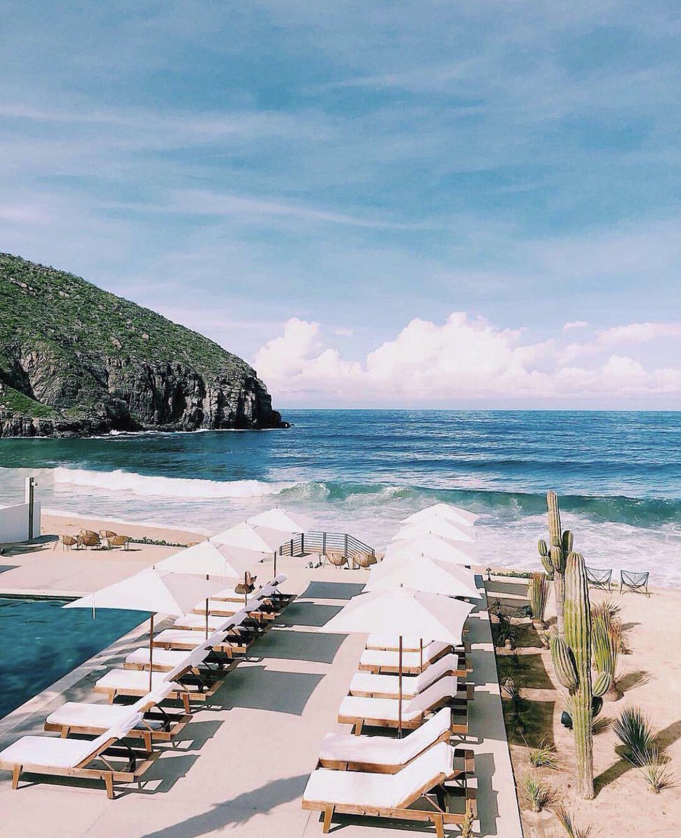 If we could snap our fingers and magically appear in one of those chairs 😍👌Where would you want to be right now? 
// Photo by @sfgirlbybay