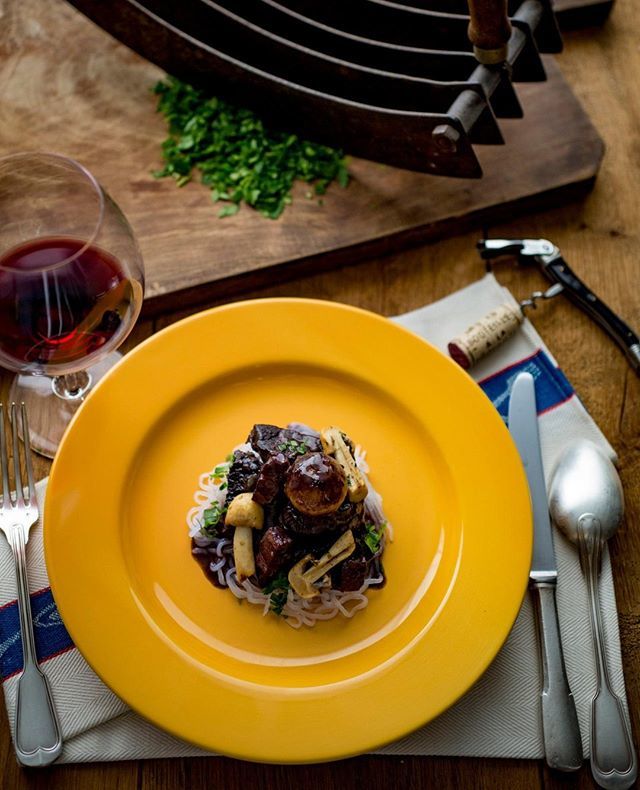 Combating the winter chill? Try this recipe for boeuf a la Bourguignonne from @pistouandpastis, link in bio. And feel free to channel your inner Julia. bit.ly/2RAnePY