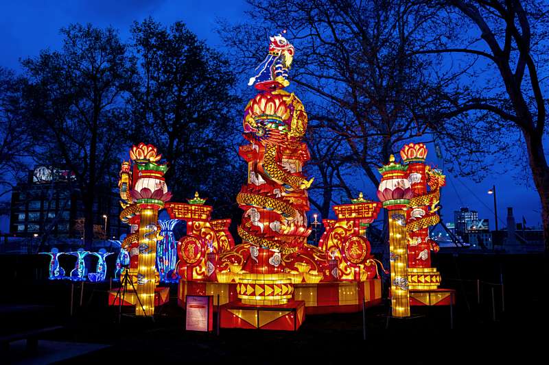 GPKcolumbus's tweet photo. Check out Dragon Lights at the Ohio Expo Center! They feature light sculptures and other Chinese culture experiences! #DragonLights #ChineseCulture #Columbus #FamilyFun https://t.co/44XzKBwjQI