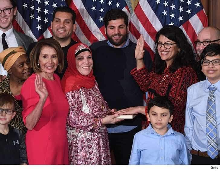 RashidaTlaib's tweet image. This really happened. I am U.S. Congresswoman. Not bad for a girl from southwest Detroit who didn&apos;t speak English, daughter of Palestinian immigrants.
 
#13thDistrictStrong: You helped change Congress forever. Now, let&apos;s get to work to change our neighborhoods. #rootedincommunity