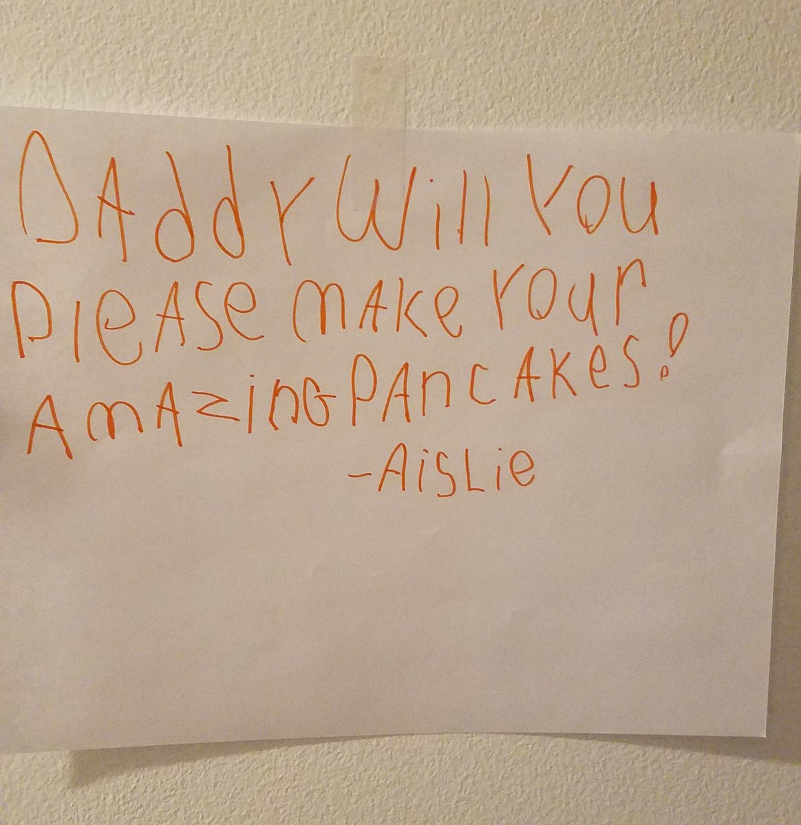 JamesToddMonroe's tweet image. Step out of my office and see this:

#notsosubtle
#ohsocute