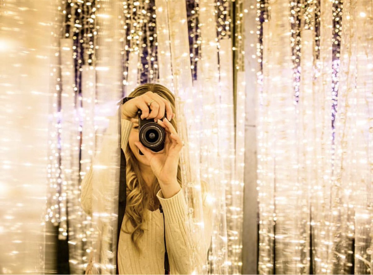 Lights, camera, GLOW 💫 Purchase your tickets at glowgardens.com/christmas-barr… to experience brand new attractions and live performances from our magical princesses! 

📷 : @vibuiphotography @kirstenmaylala 

#glowbarrie